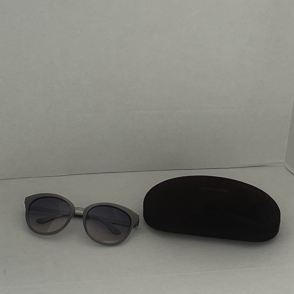 Tom Ford Emma TF 461 59B Grey Sunglasses With‎ Case.